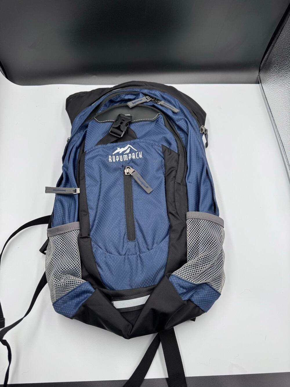RUPUMPACK 18L Insulated Hydration Backpack Blue Daypack HikingRunning No Bladder